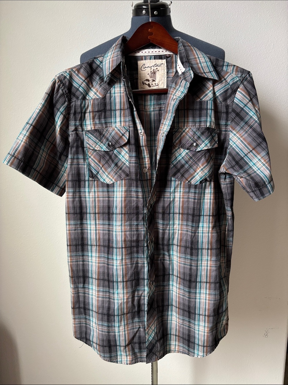 Casual Men's Plaid Short-Sleeve Button-Down Shirt in Gray & Teal
